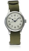 A GENTLEMAN'S STAINLESS STEEL BRITISH MILITARY OMEGA RAF PILOTS WRIST WATCH DATED 1956 D: White dial