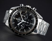 A RARE GENTLEMAN'S STAINLESS STEEL OMEGA SPEEDMASTER PROFESSIONAL CHRONOGRAPH BRACELET WATCH CIRCA