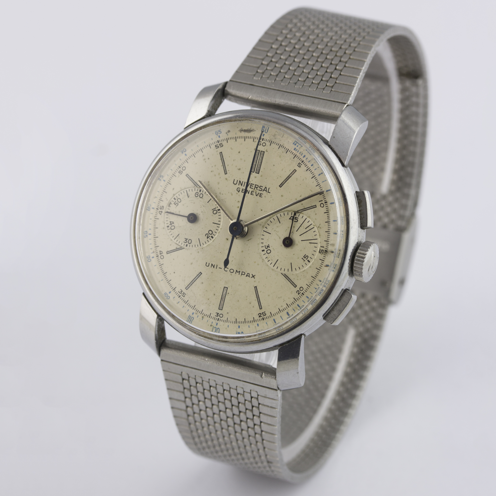 A GENTLEMAN'S STAINLESS STEEL UNIVERSAL GENEVE UNI COMPAX CHRONOGRAPH WRIST WATCH CIRCA 1940s D: - Image 4 of 8