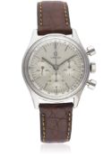 A GENTLEMAN'S STAINLESS STEEL OMEGA CHRONOGRAPH WRIST WATCH CIRCA 1950s, REF. 2451 D: Brushed silver