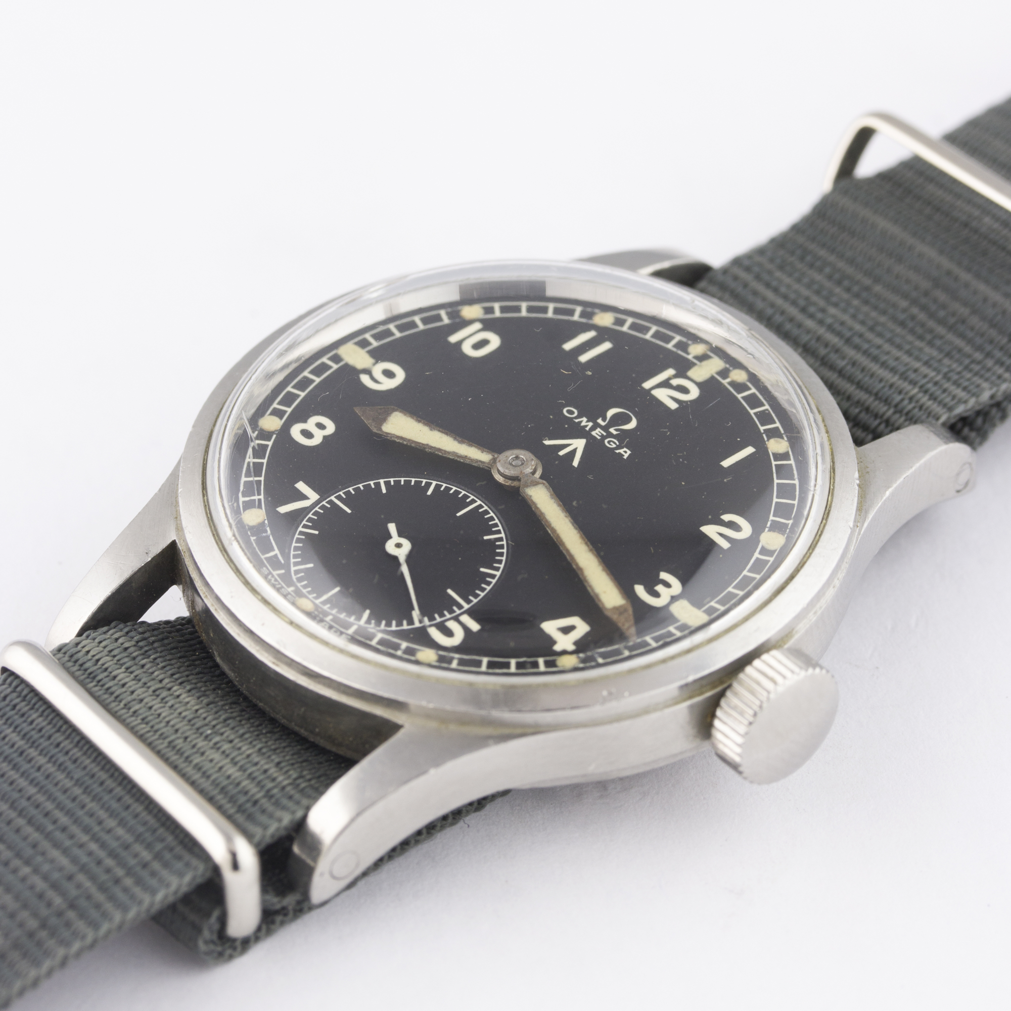 A GENTLEMAN'S STAINLESS STEEL BRITISH MILITARY OMEGA W.W.W. WRIST WATCH CIRCA 1947, PART OF THE " - Image 3 of 8