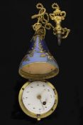 A FINE LADIES PORCELAIN & GOLD VERGE FORM WATCH CIRCA 1800 IN THE SHAPE OF A PEAR WITH ITS