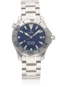 A GENTLEMAN'S MID SIZE STAINLESS STEEL OMEGA SEAMASTER PROFESSIONAL 300M BRACELET WATCH CIRCA