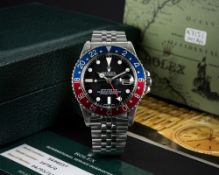 A GENTLEMAN'S STAINLESS STEEL ROLEX OYSTER PERPETUAL DATE GMT MASTER BRACELET WATCH CIRCA 1978, REF.