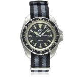 A GENTLEMAN'S STAINLESS STEEL BRITISH MILITARY CWC ROYAL NAVY DIVERS WRIST WATCH CIRCA 1990s  D: