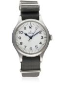 A GENTLEMAN'S STAINLESS STEEL BRITISH MILITARY OMEGA RAF PILOTS WRIST WATCH DATED 1956 D: White dial