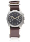 A GENTLEMAN'S STAINLESS STEEL BRITISH MILITARY CWC RAF PILOTS CHRONOGRAPH WRIST WATCH DATED 1977