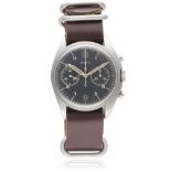 A GENTLEMAN'S STAINLESS STEEL BRITISH MILITARY CWC RAF PILOTS CHRONOGRAPH WRIST WATCH DATED 1977