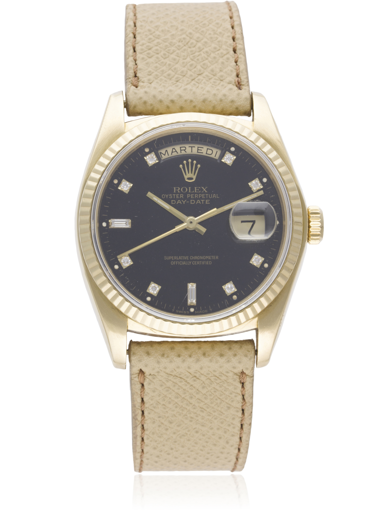 A GENTLEMAN'S 18K SOLID GOLD & DIAMOND ROLEX OYSTER PERPETUAL DAY DATE WRIST WATCH CIRCA 1986,