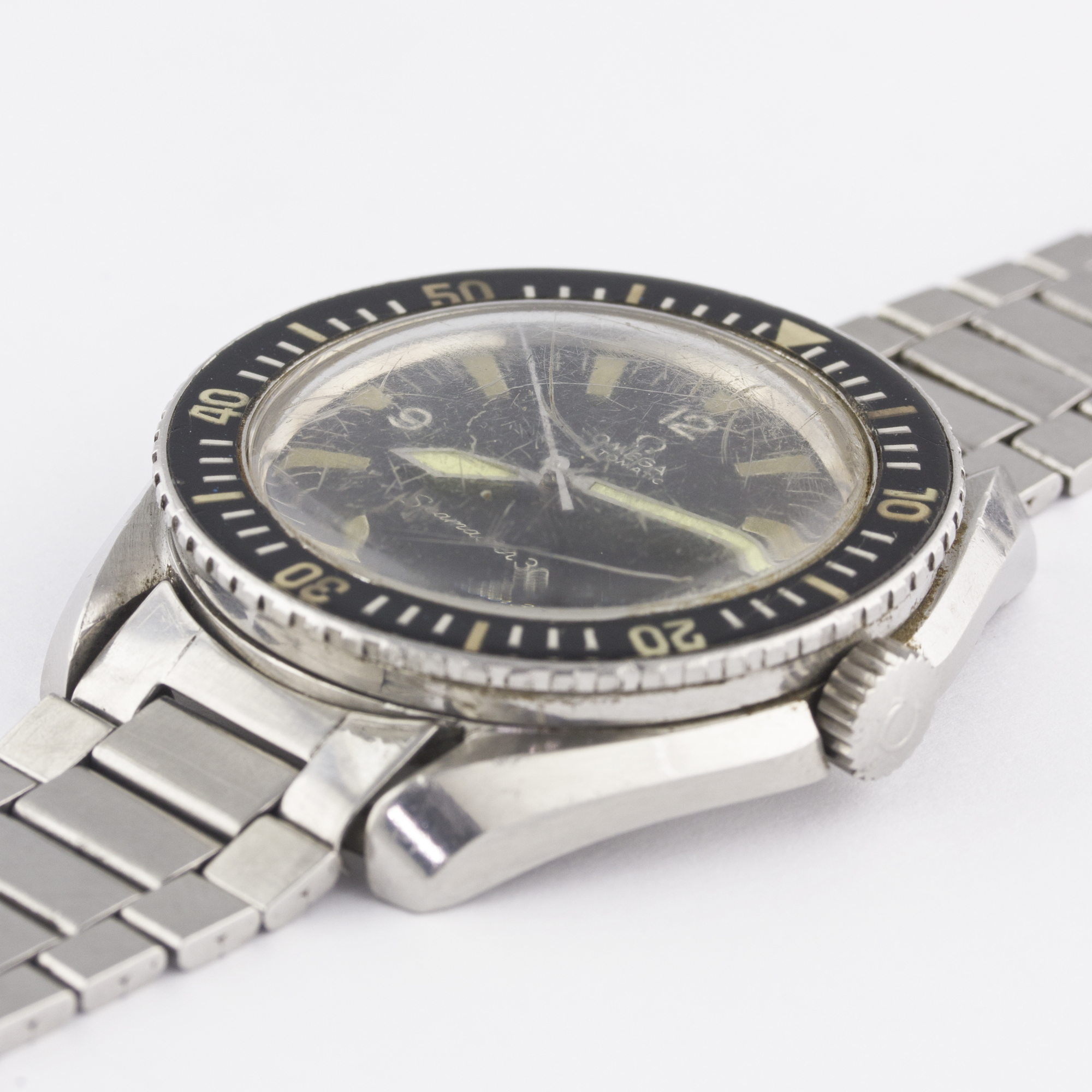 A RARE GENTLEMAN'S STAINLESS STEEL OMEGA SEAMASTER 300 BRACELET WATCH CIRCA 1967, REF. 165024 - Image 4 of 8