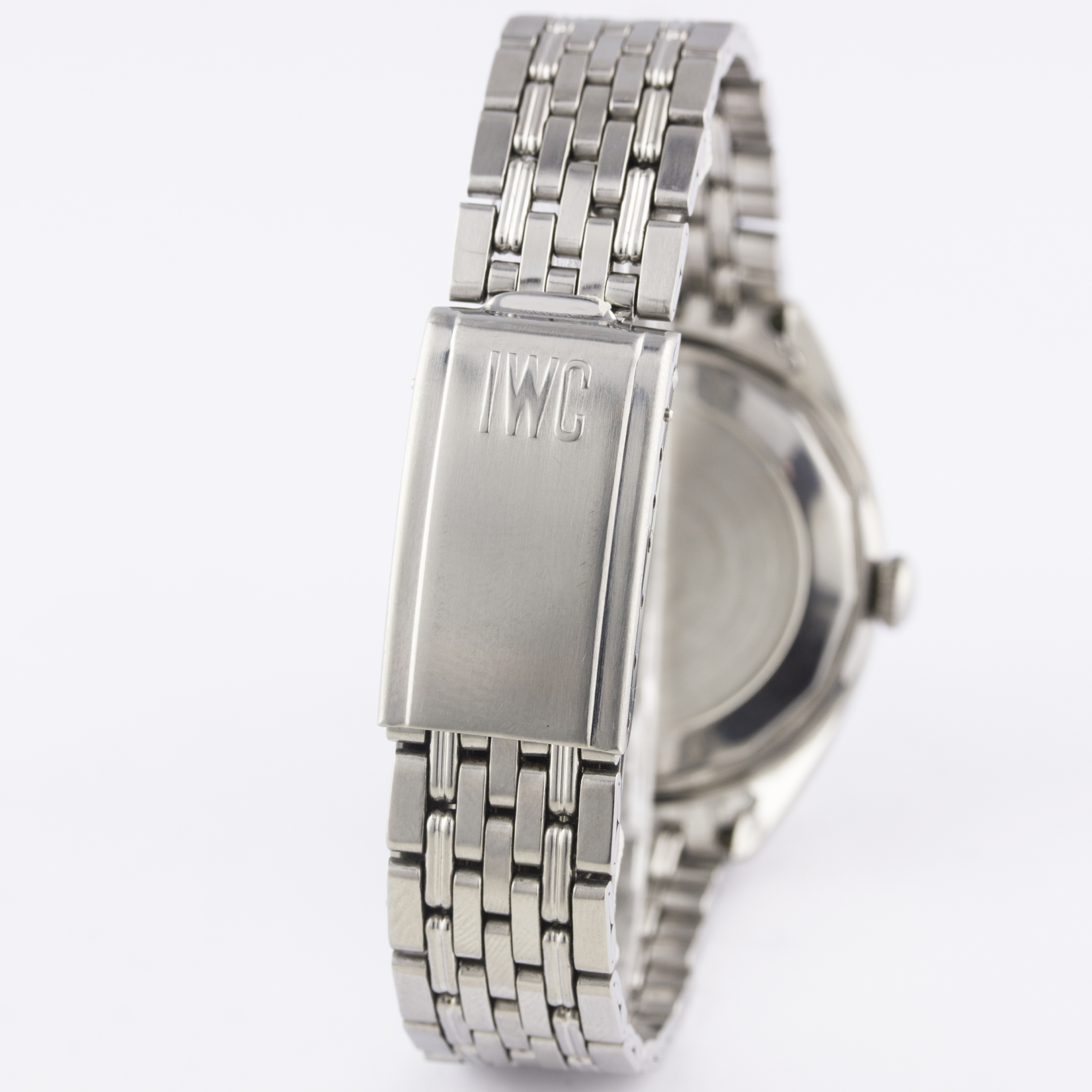 A RARE GENTLEMAN'S STAINLESS STEEL IWC YACHT CLUB AUTOMATIC BRACELET WATCH CIRCA 1971, REF. R811 - Image 6 of 11