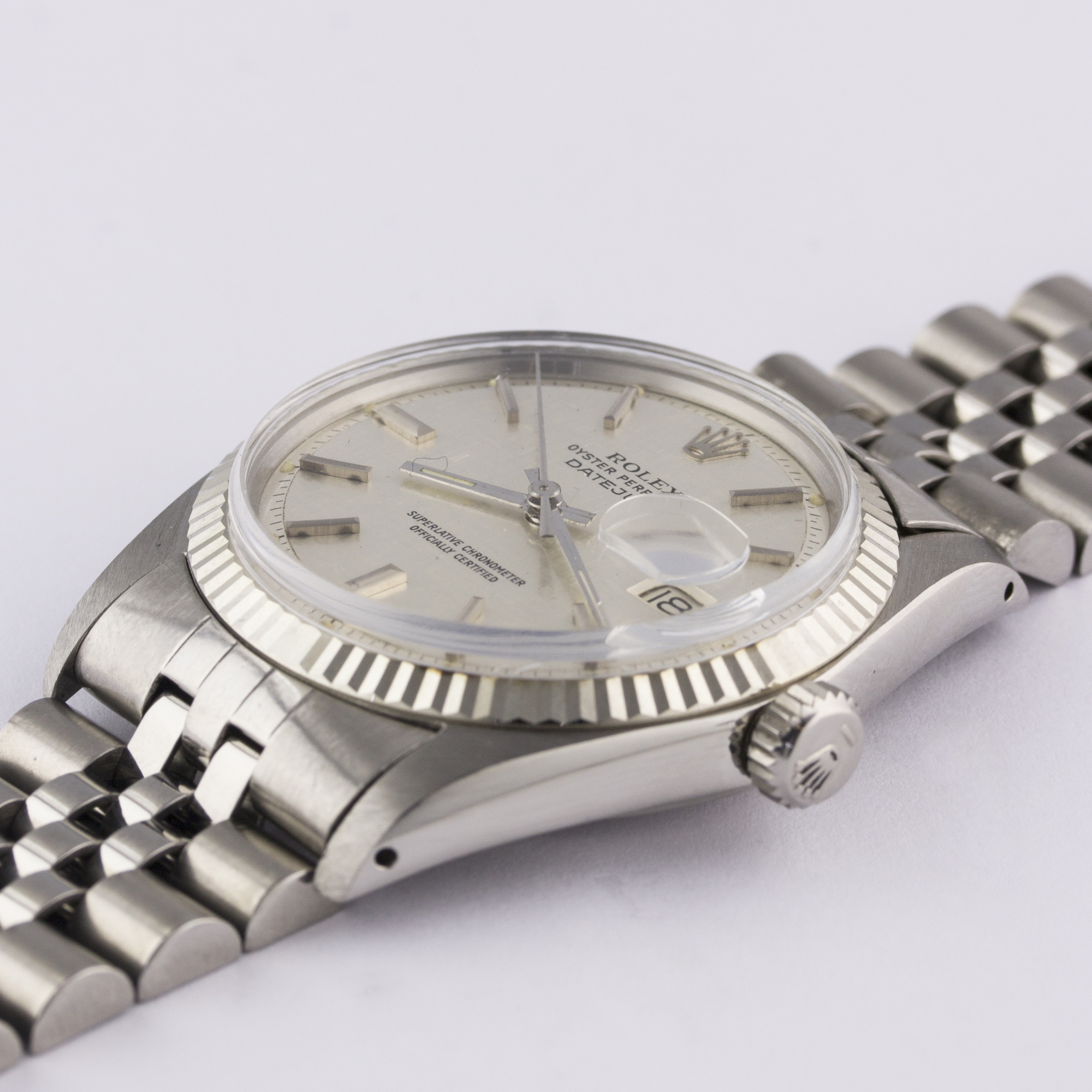 A GENTLEMAN'S STEEL & WHITE GOLD ROLEX OYSTER PERPETUAL DATEJUST BRACELET WATCH CIRCA 1977, REF. - Image 3 of 9