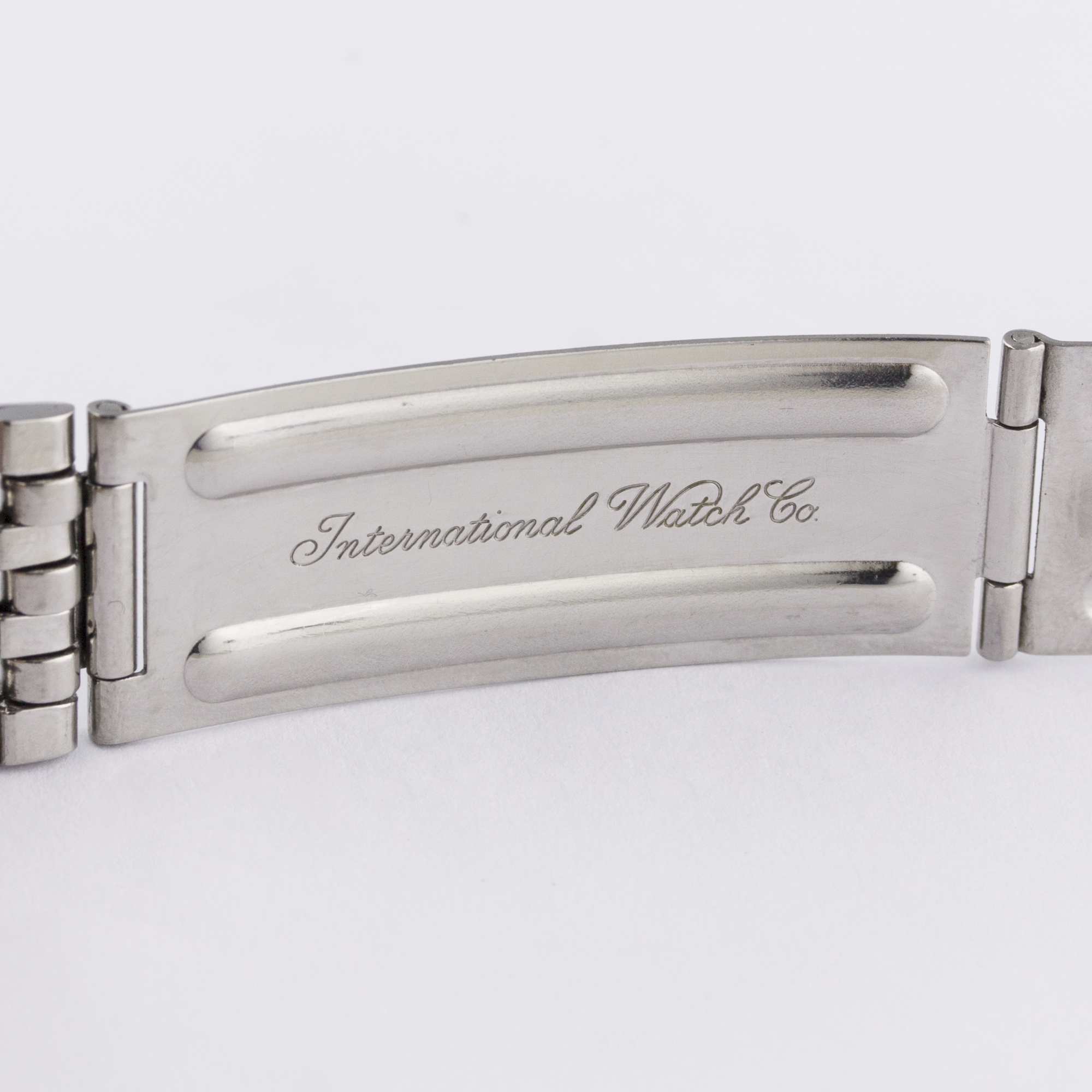 A RARE GENTLEMAN'S STAINLESS STEEL IWC YACHT CLUB AUTOMATIC BRACELET WATCH CIRCA 1971, REF. R811 - Image 10 of 11
