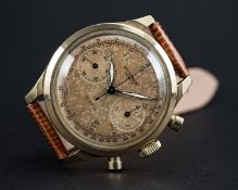 A RARE GENTLEMAN'S LARGE SIZE 18K SOLID GOLD UNIVERSAL GENEVE COMPUR CHRONOGRAPH WRIST WATCH CIRCA