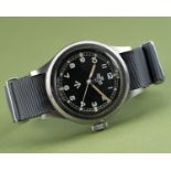 A VERY RARE GENTLEMAN'S STAINLESS STEEL BRITISH MILITARY SMITHS DE LUXE RAF PILOTS WRIST WATCH DATED