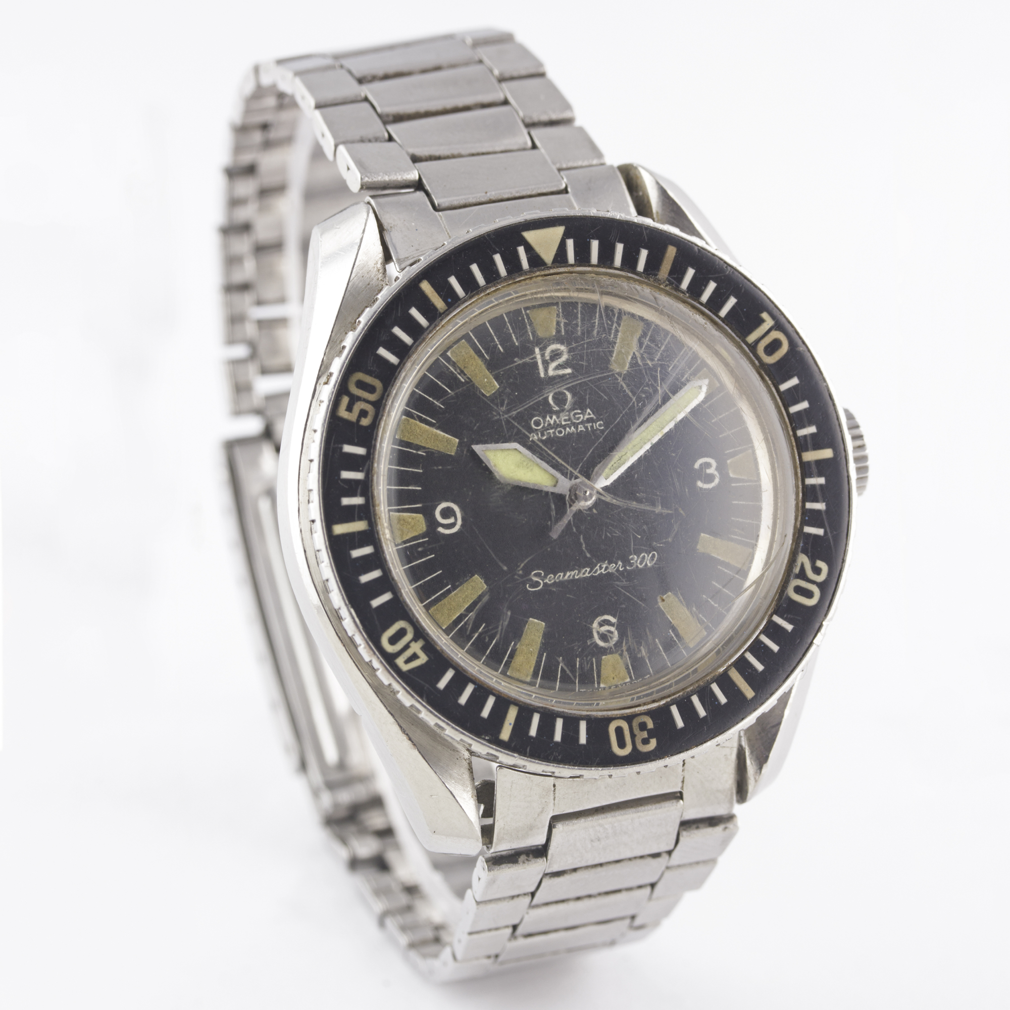 A RARE GENTLEMAN'S STAINLESS STEEL OMEGA SEAMASTER 300 BRACELET WATCH CIRCA 1967, REF. 165024 - Image 6 of 8