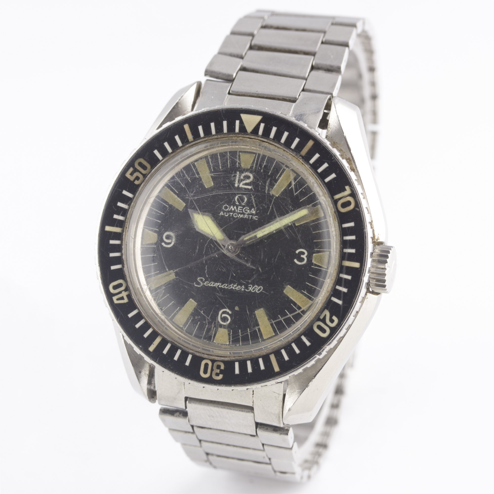 A RARE GENTLEMAN'S STAINLESS STEEL OMEGA SEAMASTER 300 BRACELET WATCH CIRCA 1967, REF. 165024 - Image 5 of 8