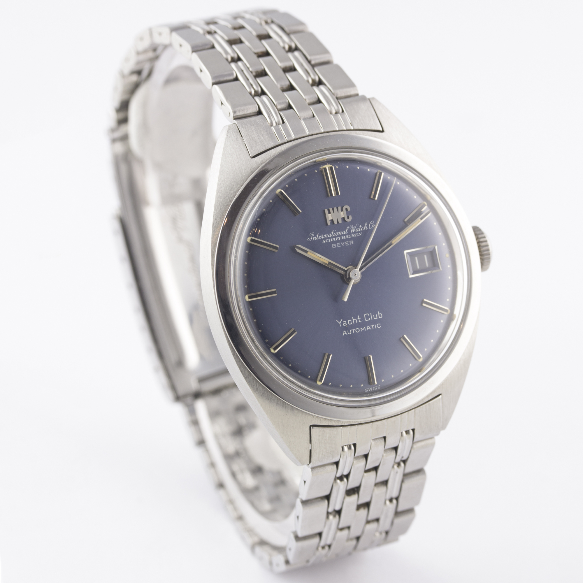 A RARE GENTLEMAN'S STAINLESS STEEL IWC YACHT CLUB AUTOMATIC BRACELET WATCH CIRCA 1971, REF. R811 - Image 5 of 11