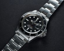 A RARE GENTLEMAN'S STAINLESS STEEL ROLEX OYSTER PERPETUAL DATE "RED WRITING" SUBMARINER BRACELET