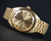 A FINE GENTLEMAN'S 18K SOLID GOLD IWC YACHT CLUB AUTOMATIC BRACELET WATCH CIRCA 1970 Movement: