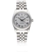 A GENTLEMAN'S STAINLESS STEEL ROLEX OYSTER PERPETUAL DATEJUST BRACELET WATCH CIRCA 1980, REF.