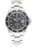 A GENTLEMAN'S STAINLESS STEEL ROLEX OYSTER PERPETUAL DATE SUBMARINER BRACELET WATCH DATED 1984, REF.