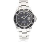 A GENTLEMAN'S STAINLESS STEEL ROLEX OYSTER PERPETUAL DATE SUBMARINER BRACELET WATCH DATED 1984, REF.