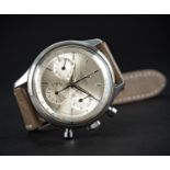 A VERY RARE GENTLEMAN'S LARGE SIZE STAINLESS STEEL UNIVERSAL GENEVE CHRONOGRAPH WRIST WATCH CIRCA