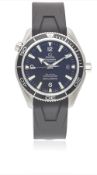 A GENTLEMAN'S STAINLESS STEEL OMEGA SEAMASTER PROFESSIONAL PLANET OCEAN CO-AXIAL CHRONOMETER WRIST