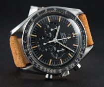 A RARE GENTLEMAN'S STAINLESS STEEL OMEGA SPEEDMASTER PROFESSIONAL CHRONOGRAPH WRIST WATCH CIRCA