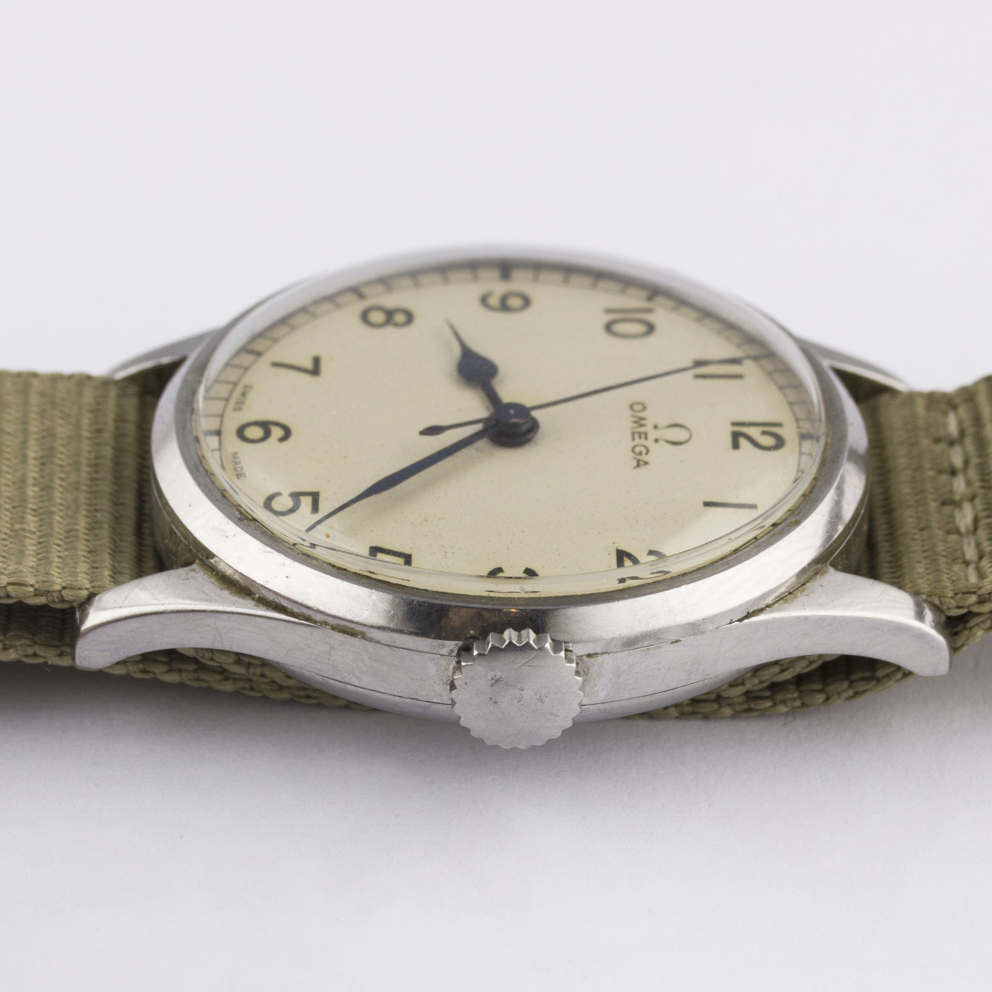 A GENTLEMAN'S STAINLESS STEEL BRITISH MILITARY OMEGA RAF PILOTS WRIST WATCH CIRCA 1940 Movement: - Image 9 of 10