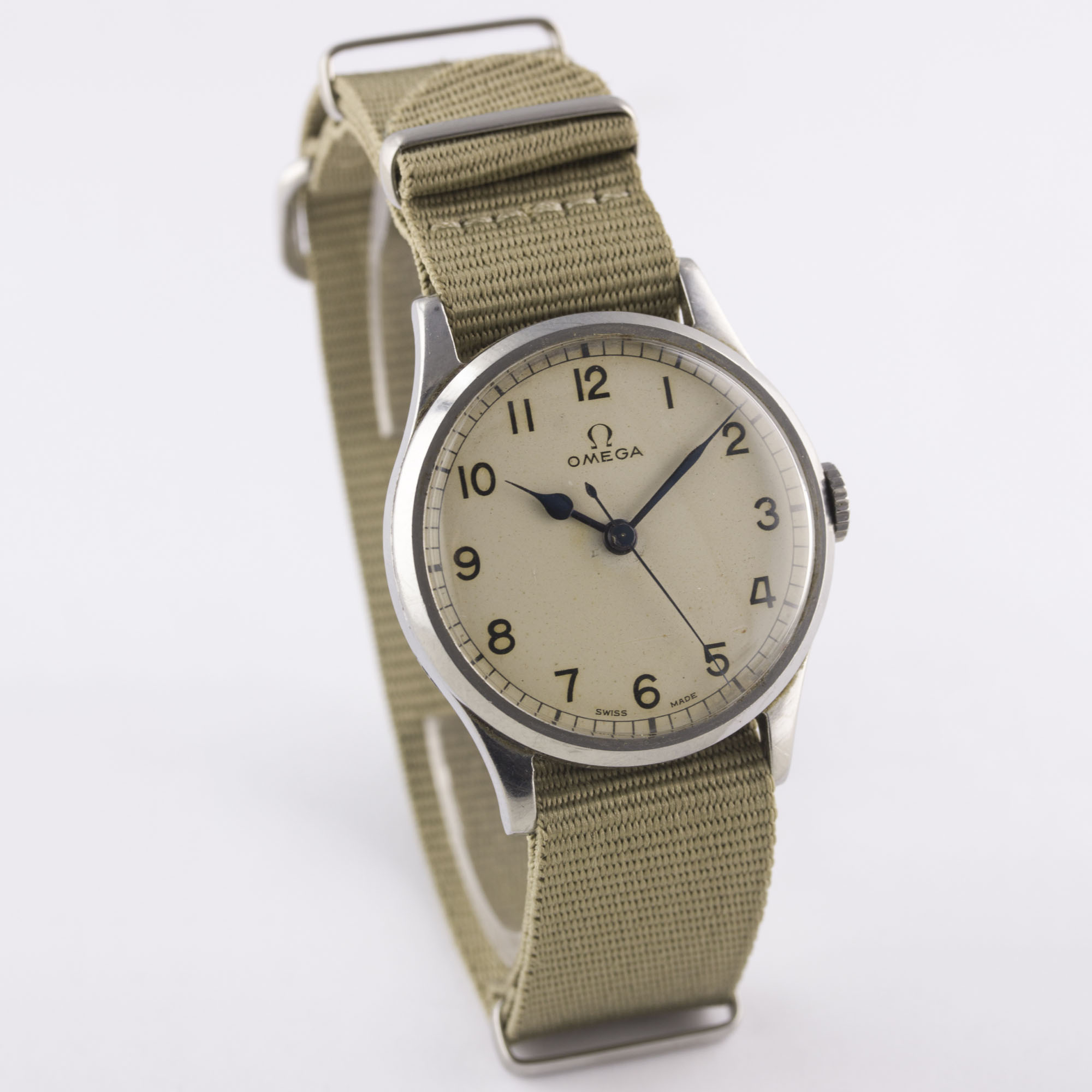 A GENTLEMAN'S STAINLESS STEEL BRITISH MILITARY OMEGA RAF PILOTS WRIST WATCH CIRCA 1940 Movement: - Image 5 of 10