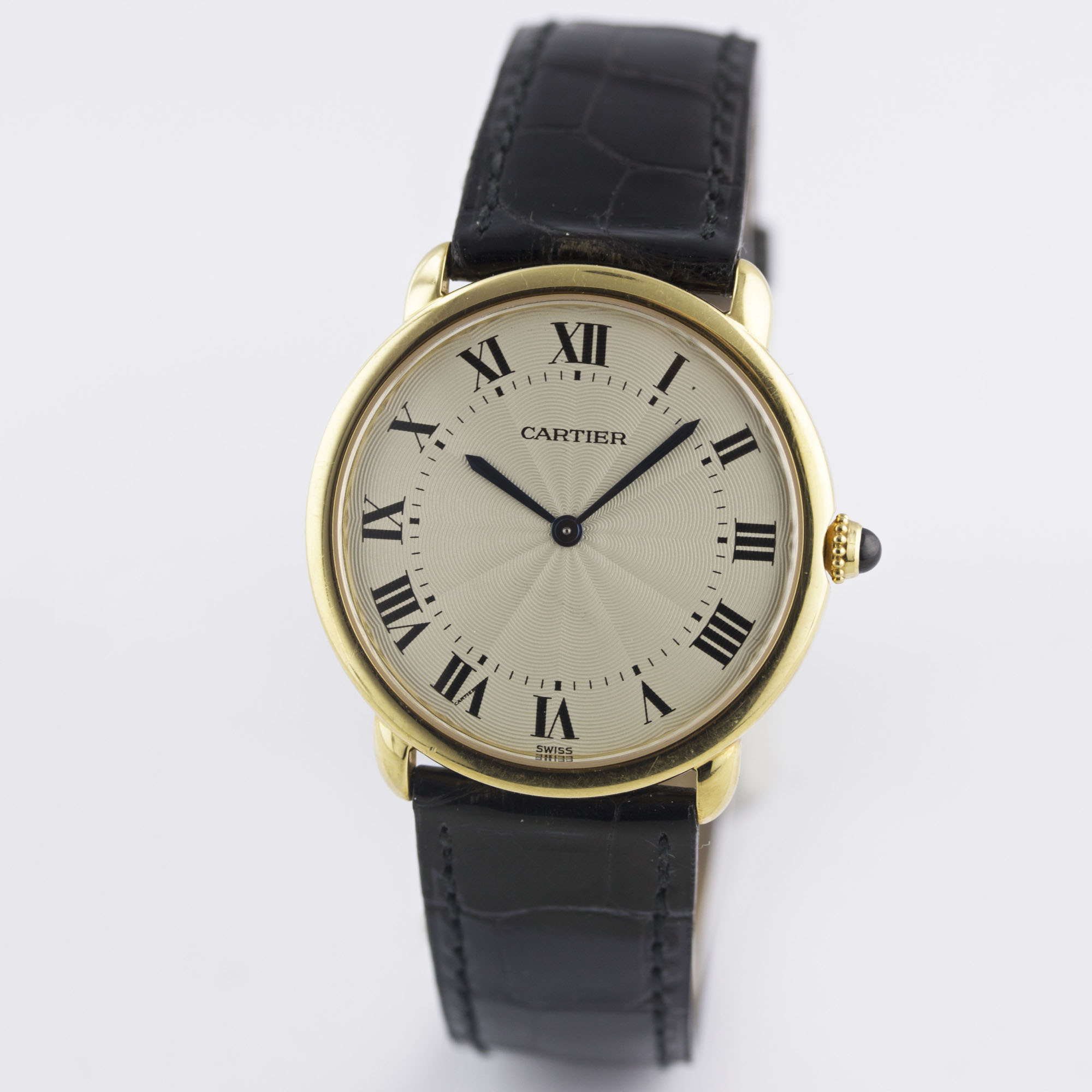 A GENTLEMAN'S 18K SOLID GOLD CARTIER RONDE LOUIS MECANIQUE WRIST WATCH CIRCA 2000, REF. 0900 1 - Image 2 of 10