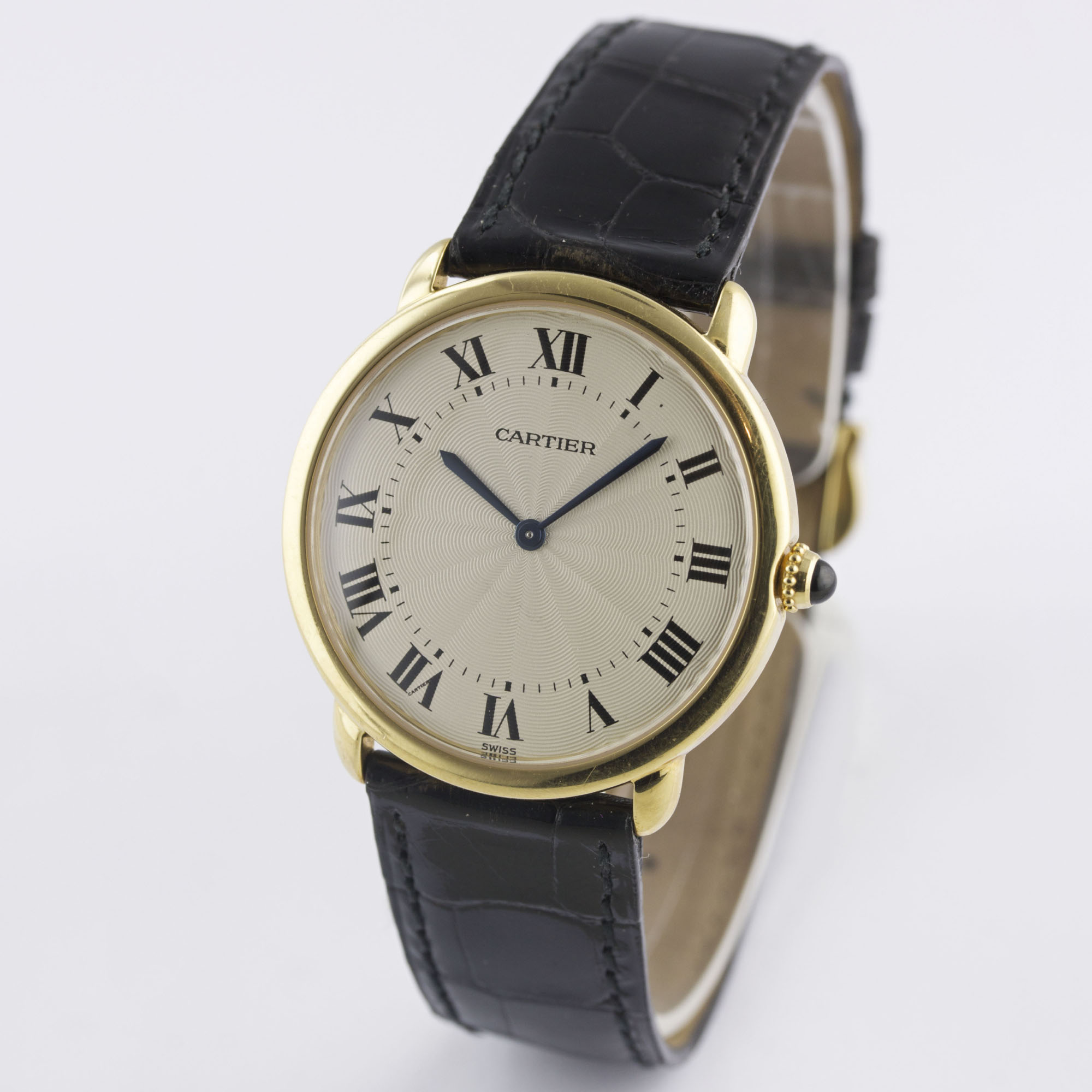 A GENTLEMAN'S 18K SOLID GOLD CARTIER RONDE LOUIS MECANIQUE WRIST WATCH CIRCA 2000, REF. 0900 1 - Image 4 of 10