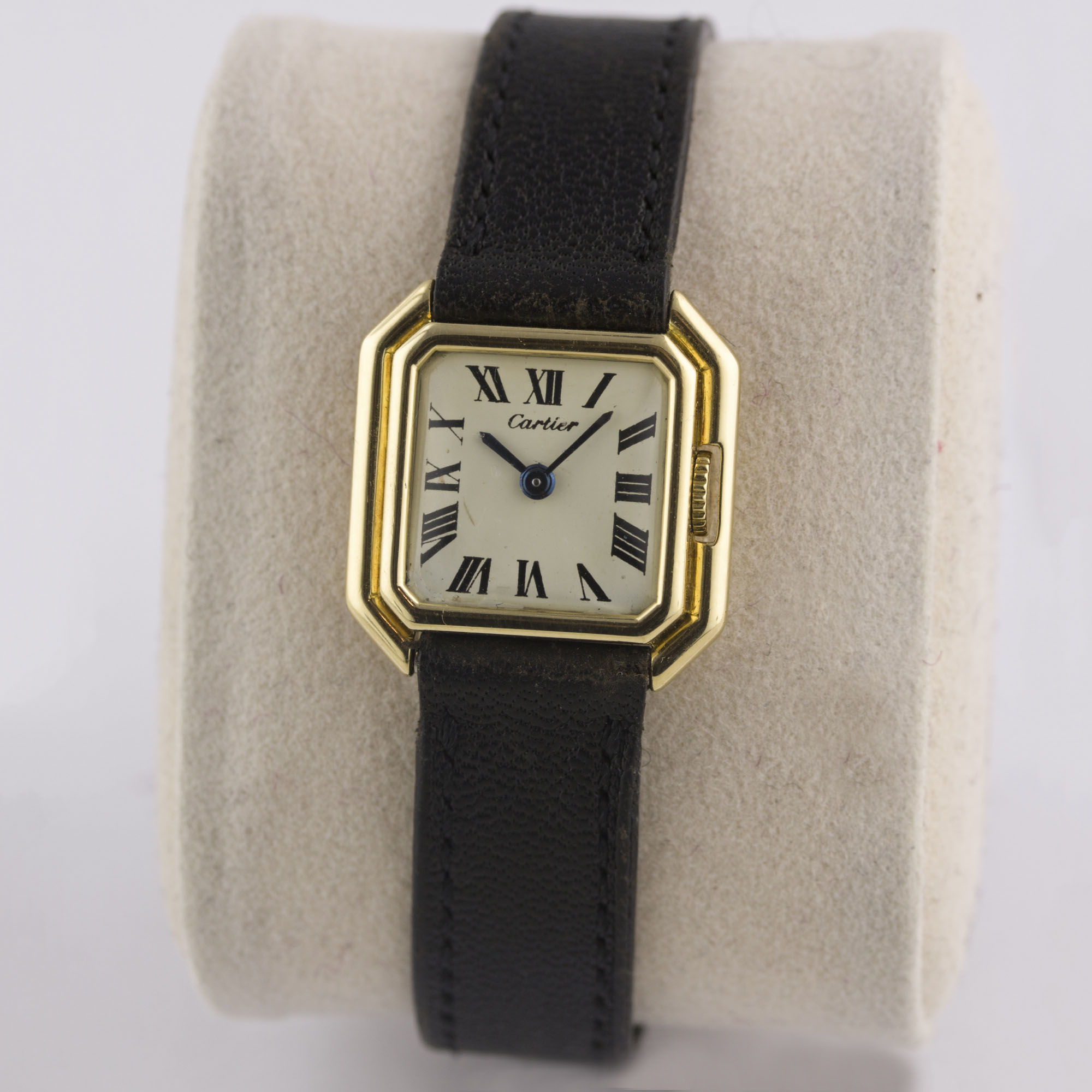 A RARE LADIES 18K SOLID GOLD CARTIER LONDON CEINTURE WRIST WATCH CIRCA 1969, WITH LONDON HALLMARKS - Image 2 of 11