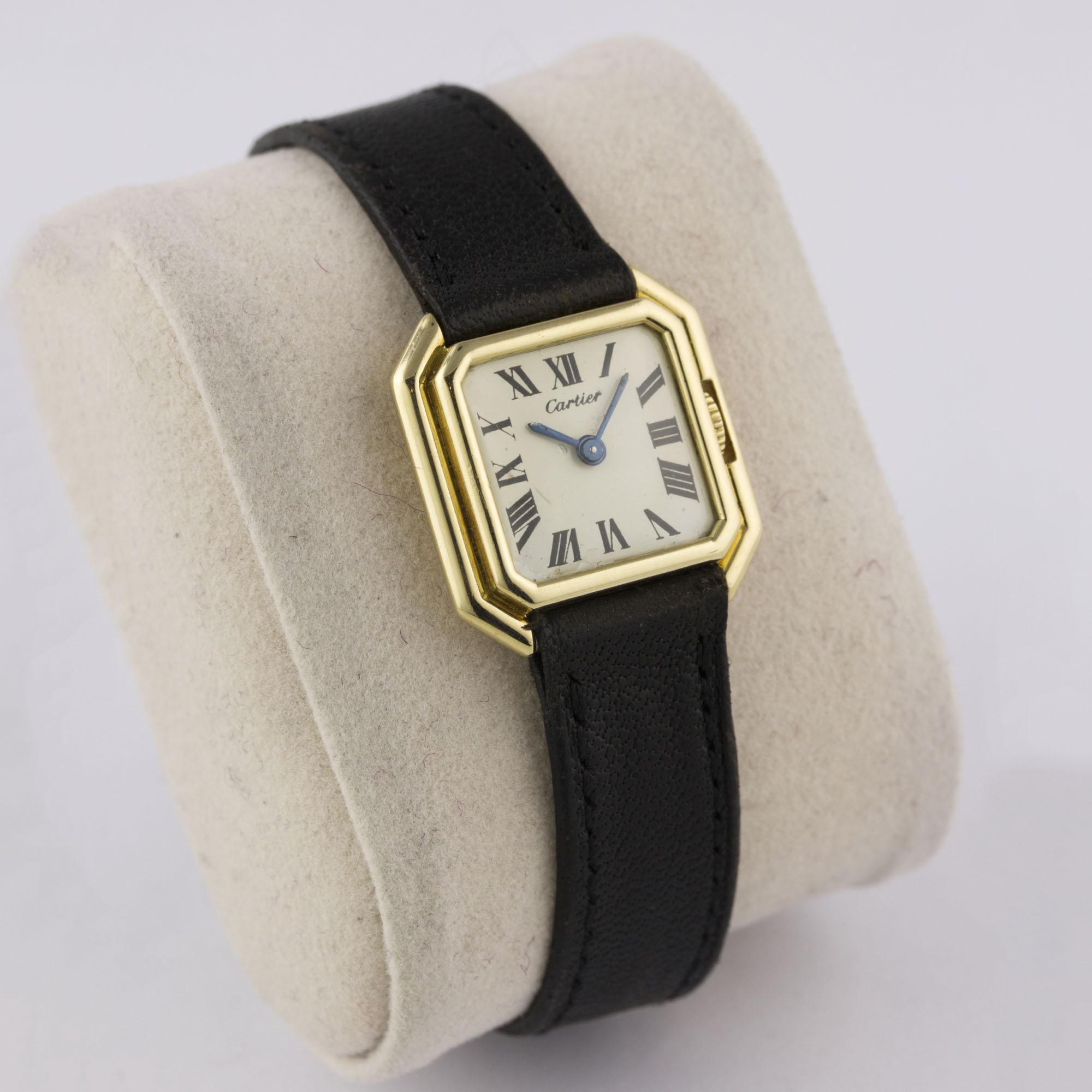 A RARE LADIES 18K SOLID GOLD CARTIER LONDON CEINTURE WRIST WATCH CIRCA 1969, WITH LONDON HALLMARKS - Image 3 of 11