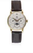 A GENTLEMAN'S 18K SOLID PINK GOLD UNIVERSAL GENEVE TRIPLE CALENDAR MOONPHASE WRIST WATCH CIRCA