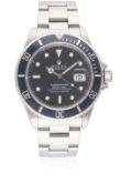 A GENTLEMAN'S STAINLESS STEEL ROLEX OYSTER PERPETUAL DATE SUBMARINER BRACELET WATCH CIRCA 1990, REF.