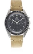 A GENTLEMAN'S STAINLESS STEEL OMEGA SPEEDMASTER PROFESSIONAL CHRONOGRAPH WRIST WATCH CIRCA 1982,