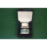 Pair of heavy gauge plain oval shaped silver napkin rings by Richard Carr contained in fitted case,