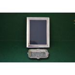 Rectangular silver photograph frame by Mappin & Webb, marked for Sheffield 1992 - 6.25" x 4.