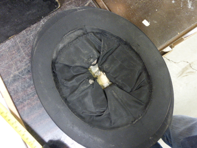 Old pith helmet and boxed top hat with additional folding top hat - Image 8 of 9