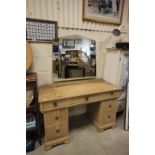 Mid 20th century Oak Dressing Table with linenfold detail