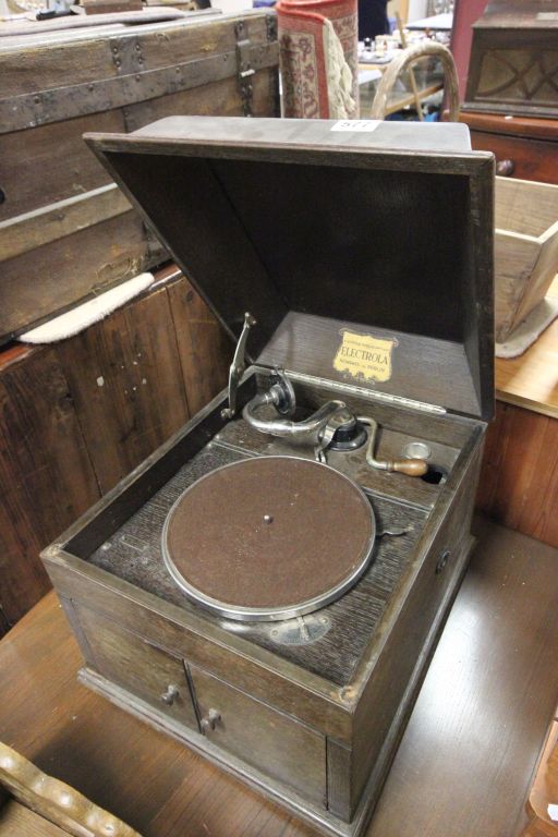 Early 20th century German Oak Cased Electrola Table Top Gramophone