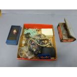 Box of mixed vintage costume jewellery to include a jade bead necklace