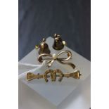 9ct gold bow brooch, horseshoe brooch and bell earrings