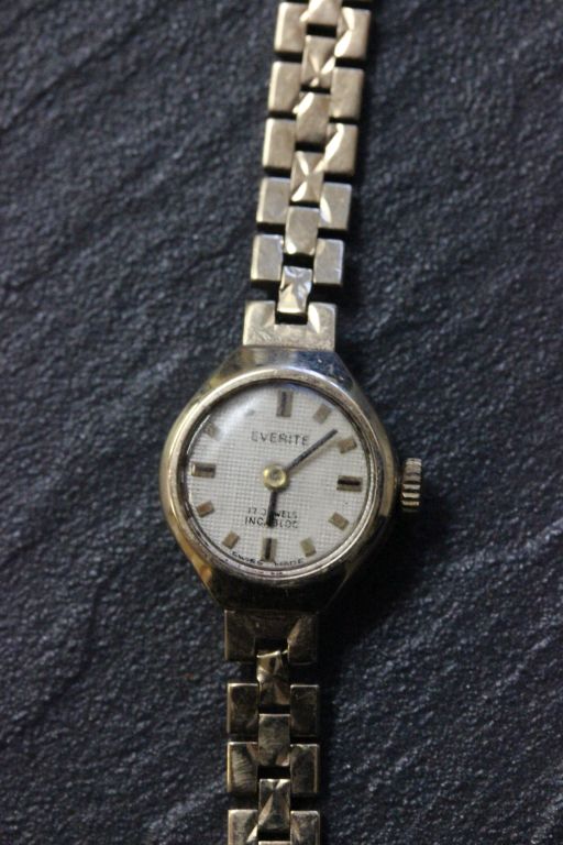 A 9 carat gold Everite ladies watch, with a 9 carat strap