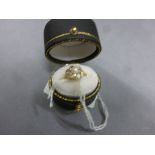 Ladies 18ct pearl & diamond ring