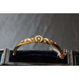 Cased ladies gold & pearl bangle