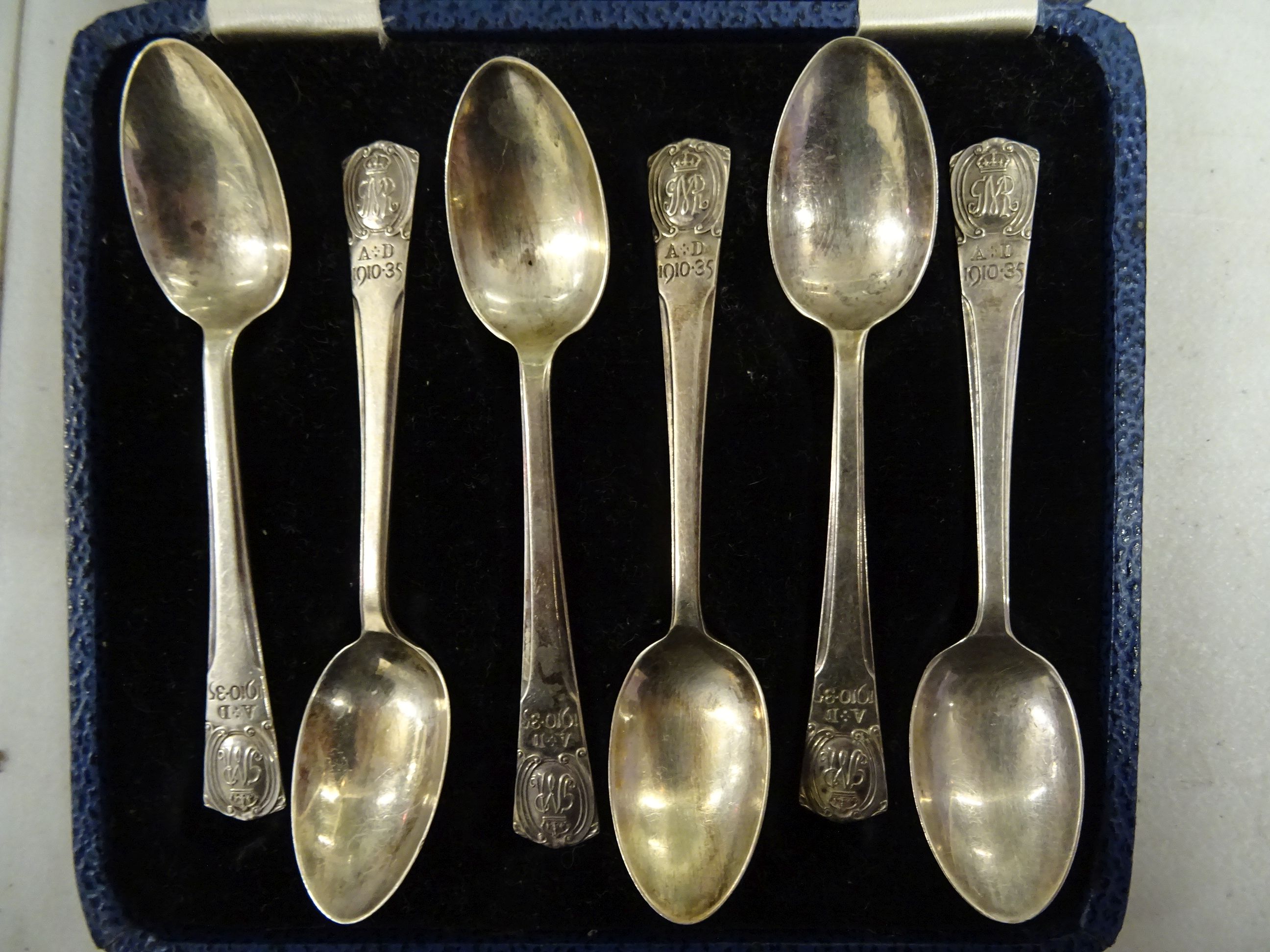 A set of silver teaspoons, Sheffield 1936, along with one other set of silver teaspoons - Image 4 of 5